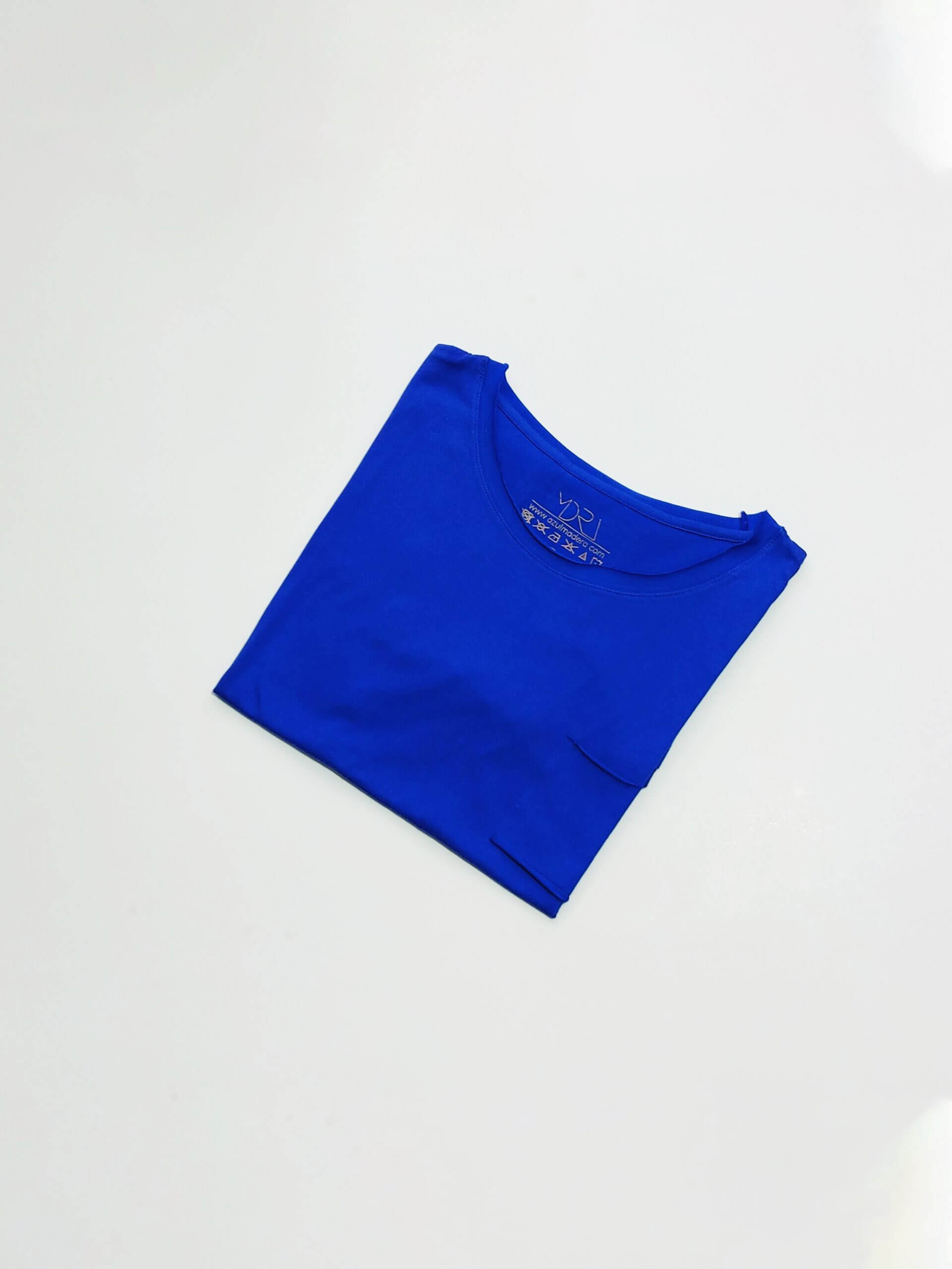 Camiseta Cedro Azul Persia plegada